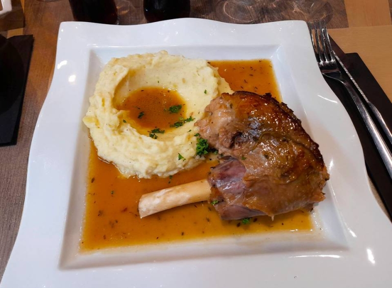 Le restaurant - Le Cheval Noir - restaurant ARNAS
